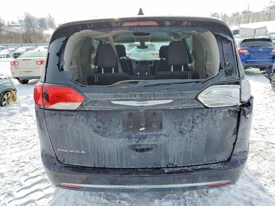 76051825 :رقم المزاد ، 2C4RC1FG7JR157055 vin ، 2018 Chrysler Pacifica مزاد بيع