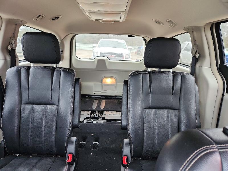 76531175 :رقم المزاد ، 2C4RC1BG1CR383505 vin ، 2012 Chrysler Town & Country مزاد بيع