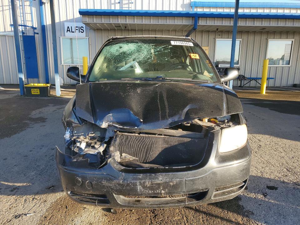 77156565 :رقم المزاد ، 1C4GP45R55B266831 vin ، 2005 Chrysler Town & Country مزاد بيع