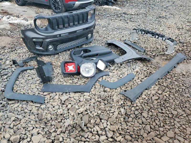 77470425 :رقم المزاد ، ZACNJABB6LPL17042 vin ، 2020 Jeep Renegade مزاد بيع