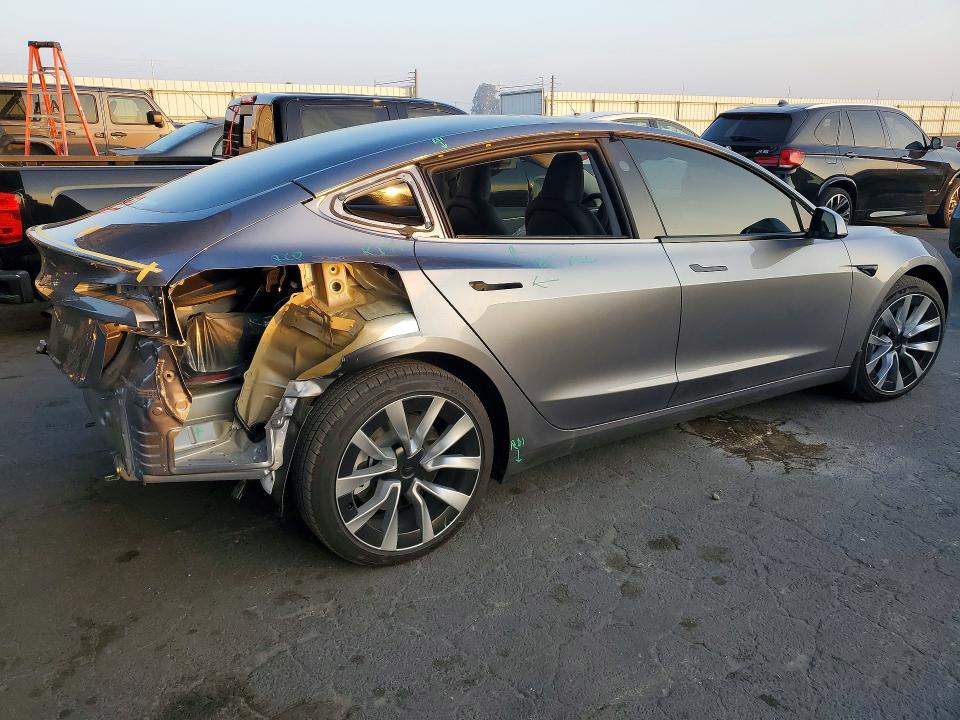 75393525 :رقم المزاد ، 5YJ3E1EAXSF015793 vin ، 2025 Tesla Model 3 مزاد بيع