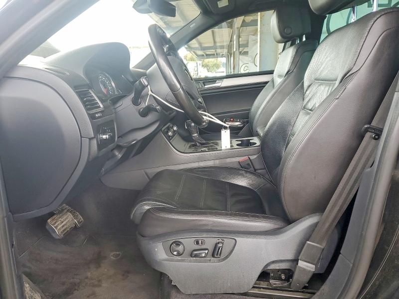 77184555 :رقم المزاد ، WVGRF7BP6HD004160 vin ، 2017 Volkswagen Touareg مزاد بيع