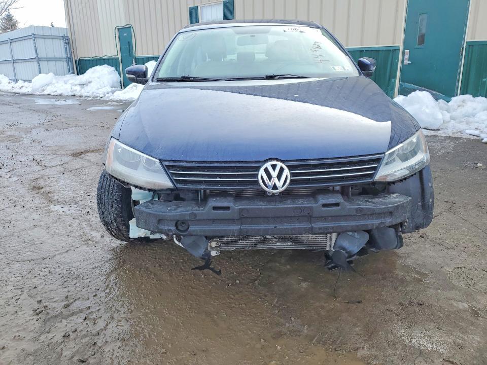2013 Volkswagen Jetta მანქანა იყიდება აუქციონზე, vin: 3VWDP7AJ8DM449827, აუქციონის ნომერი: 76862495