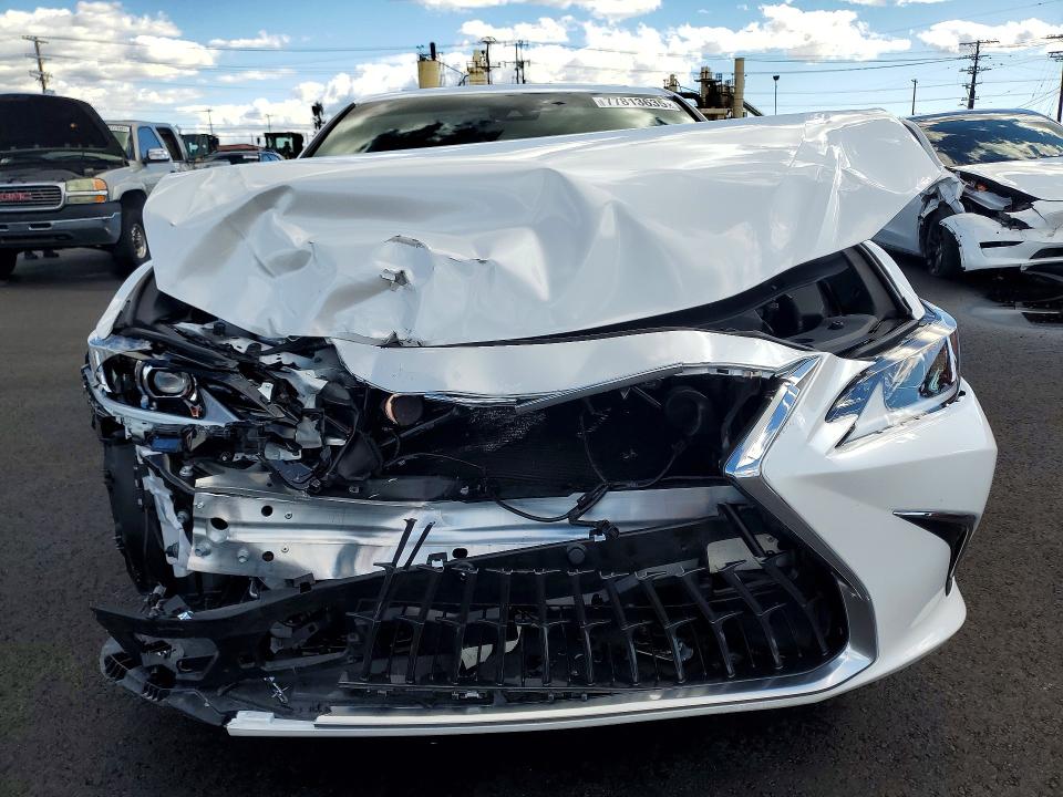77813635 :رقم المزاد ، 58ACZ1B11SU205812 vin ، 2025 Lexus Es مزاد بيع