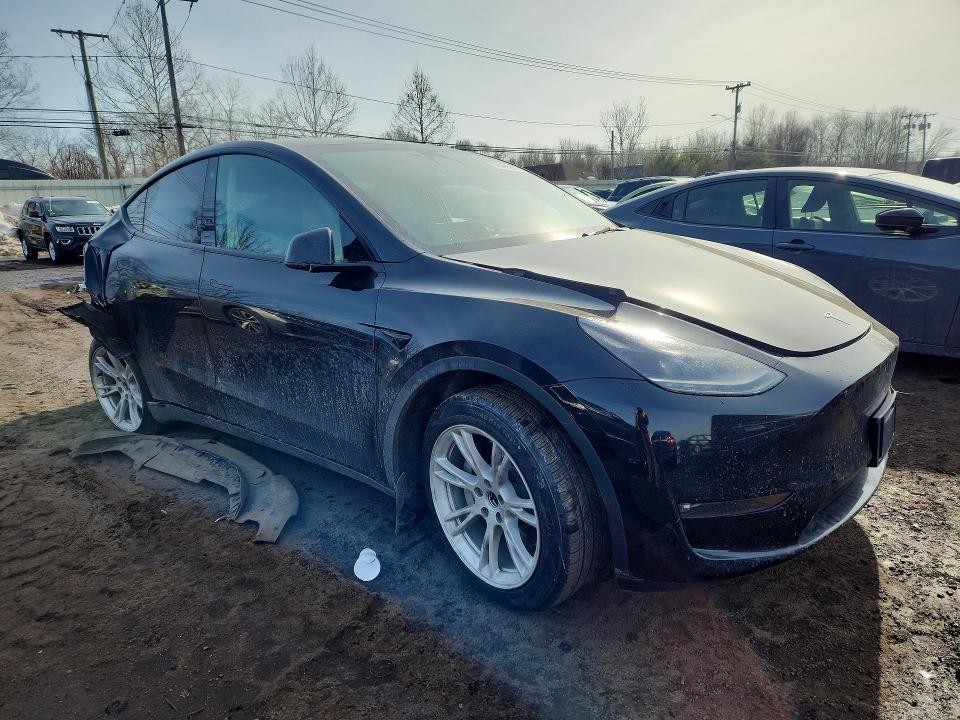76406605 :رقم المزاد ، 7SAYGDEE1PF687739 vin ، 2023 Tesla Model Y مزاد بيع
