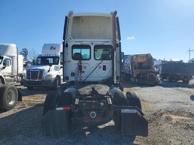 77428975 :رقم المزاد ، 1FUBGEDV1GLHC5615 vin ، 2016 Freightliner Cascadia 1 مزاد بيع