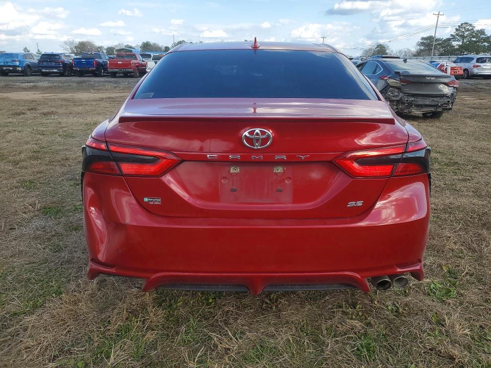 76725085 :رقم المزاد ، 4T1G11AK3MU489005 vin ، 2021 Toyota Camry مزاد بيع