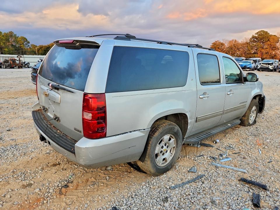 2011 Chevrolet Suburban მანქანა იყიდება აუქციონზე, vin: 1GNSCJE02BR331988, აუქციონის ნომერი: 52389856