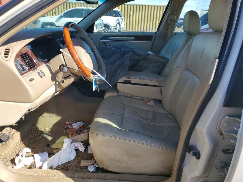 77007625 :رقم المزاد ، 1LNHM82V17Y608910 vin ، 2007 Lincoln Town Car مزاد بيع