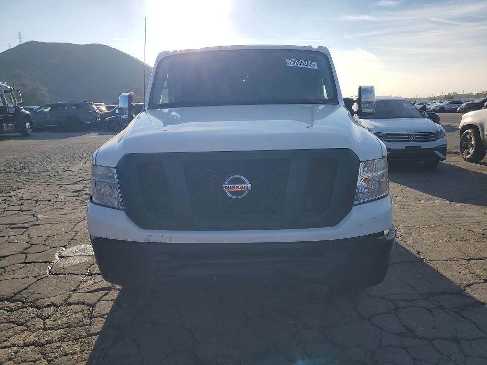 75285205 :رقم المزاد ، 1N6AF0KY7JN816971 vin ، 2018 Nissan Nv مزاد بيع