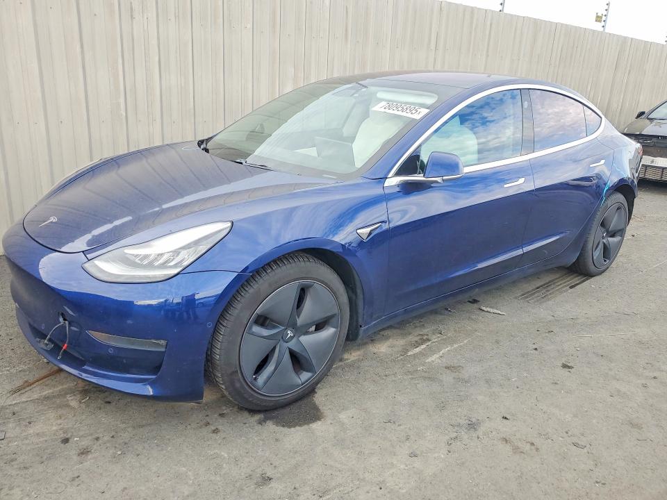 78095895 :رقم المزاد ، 5YJ3E1EB0JF097847 vin ، 2018 Tesla Model 3 مزاد بيع