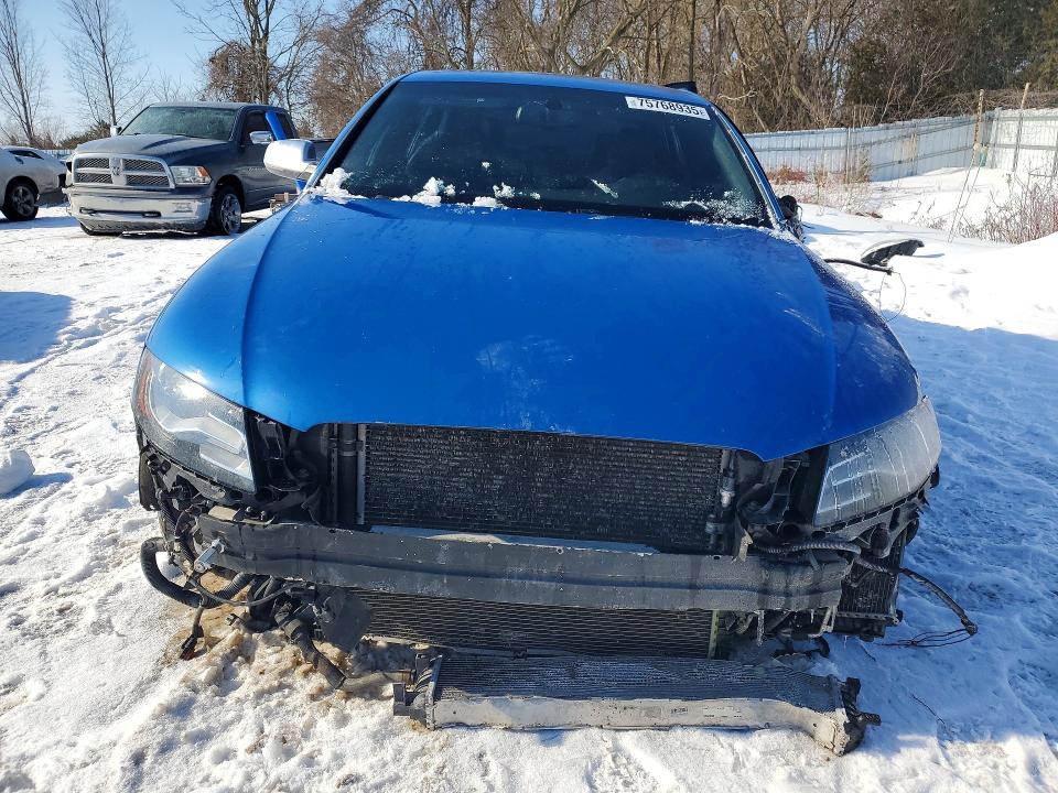 2011 Audi S4 მანქანა იყიდება აუქციონზე, vin: WAUBGCFL0BA070633, აუქციონის ნომერი: 75768935