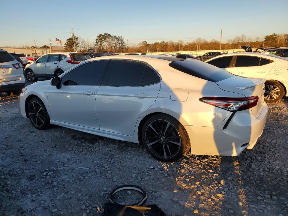 78526655 :رقم المزاد ، 4T1B61HK3KU696315 vin ، 2019 Toyota Camry مزاد بيع