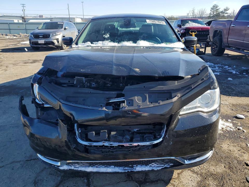 2018 Chrysler 300m მანქანა იყიდება აუქციონზე, vin: 2C3CCARGXJH118147, აუქციონის ნომერი: 75957825