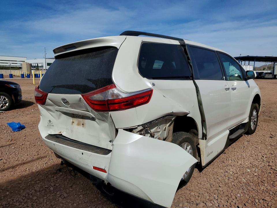 Продажа на аукционе авто 2015 Toyota Sienna, vin: 5TDYK3DC2FS667984, номер лота: 78994365