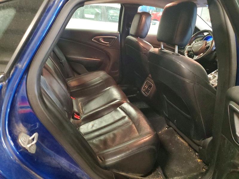 76156905 :رقم المزاد ، 1C3CCCCB2FN500390 vin ، 2015 Chrysler 200 مزاد بيع