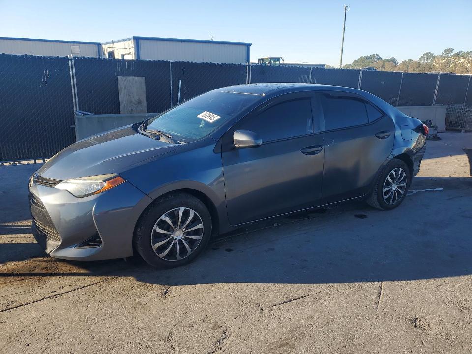 76398905 :رقم المزاد ، 5YFBURHEXHP626786 vin ، 2017 Toyota Corolla مزاد بيع