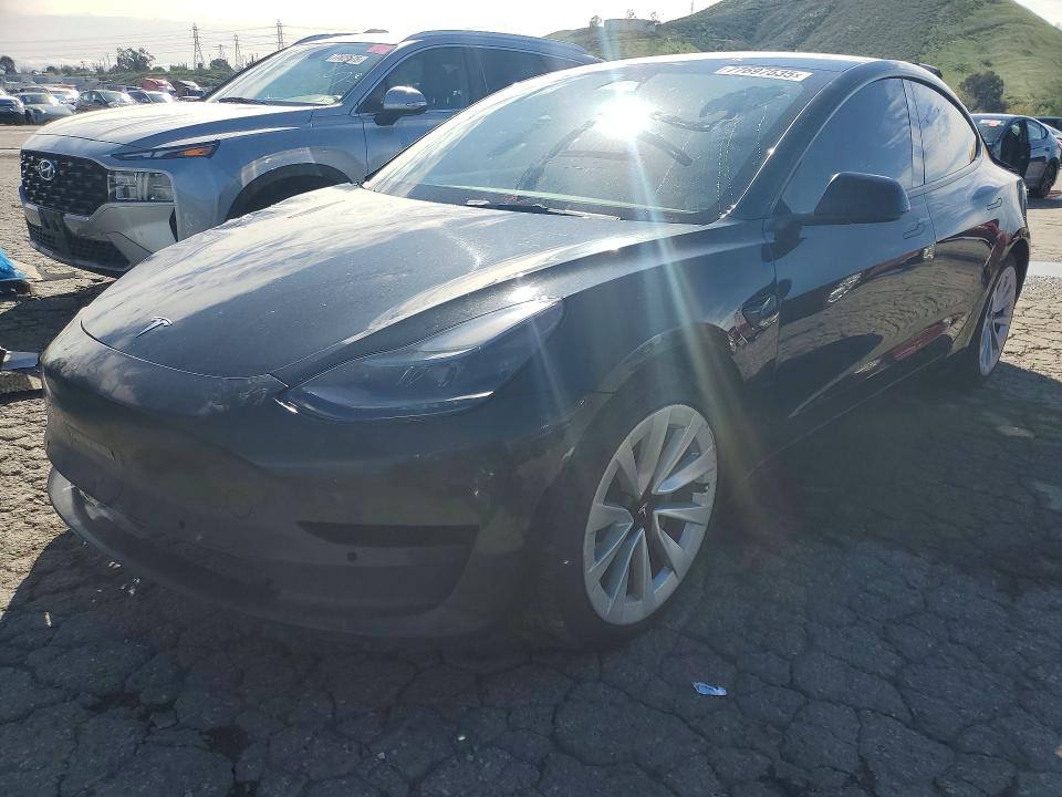 77697535 :رقم المزاد ، 5YJ3E1EA6NF303900 vin ، 2022 Tesla Model 3 مزاد بيع