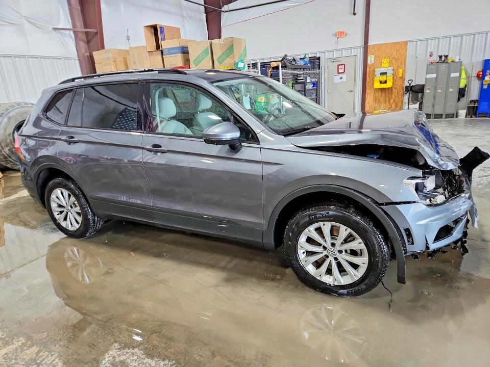 75473105 :رقم المزاد ، 3VV0B7AX5LM067615 vin ، 2020 Volkswagen Tiguan مزاد بيع