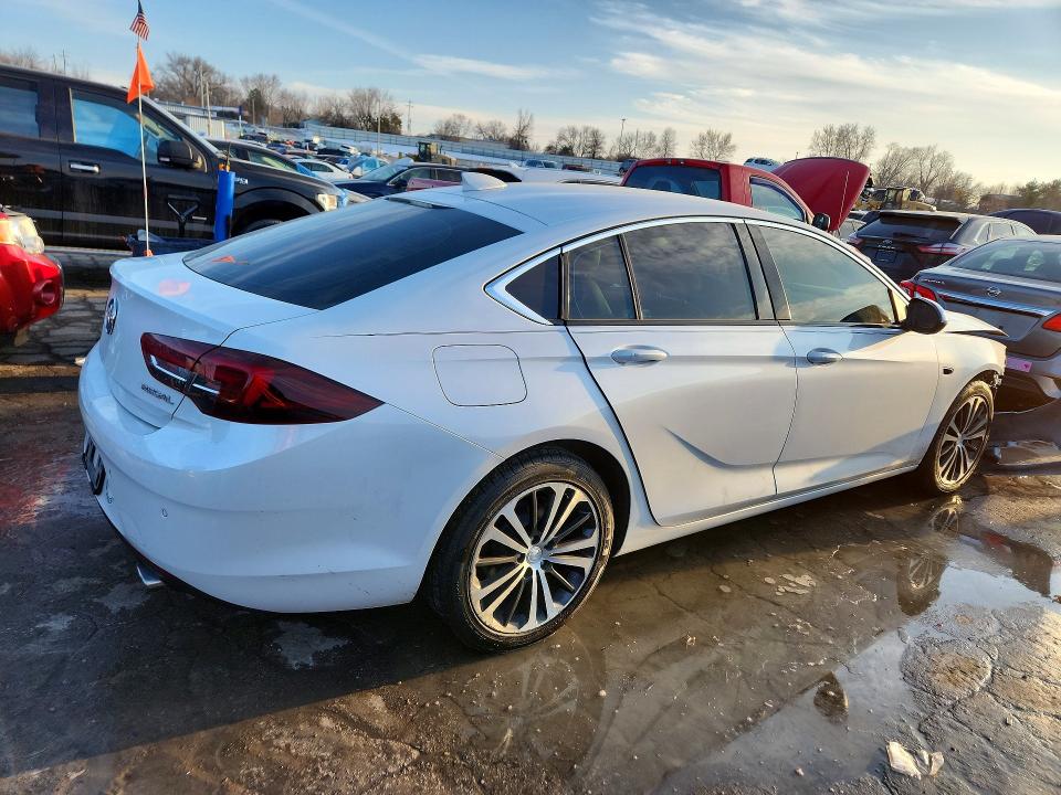 75957365 :رقم المزاد ، W04GP6SX1J1072287 vin ، 2018 Buick Regal مزاد بيع