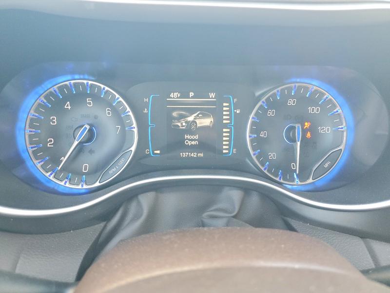 77788665 :رقم المزاد ، 2C4RC1BG8HR610552 vin ، 2017 Chrysler Pacifica مزاد بيع