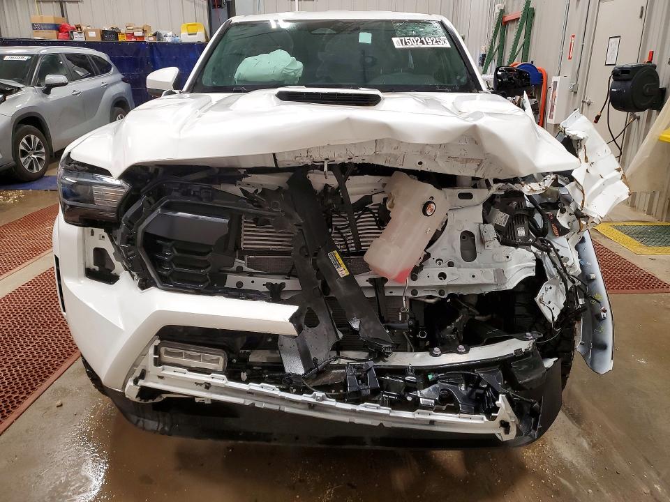 Продаж на аукціоні авто 2025 Toyota Tacoma, vin: 3TMLB5JN2SM176210, номер лоту: 75021925