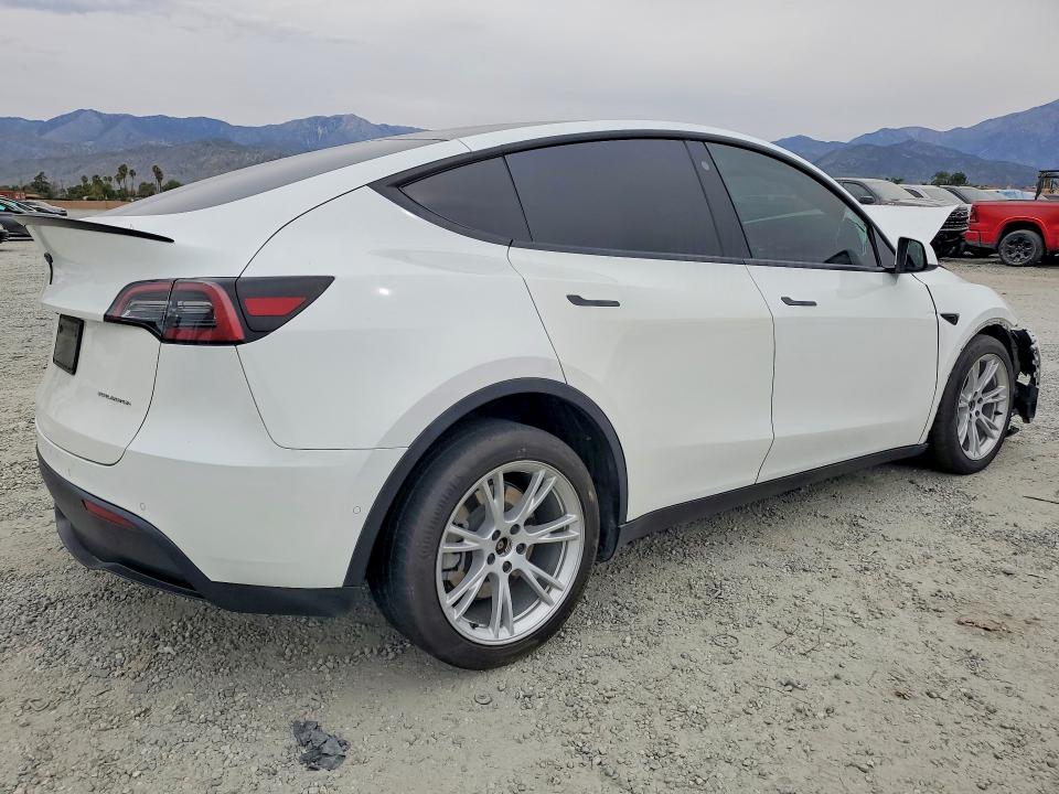 76821405 :رقم المزاد ، 5YJYGDEE6MF195927 vin ، 2021 Tesla Model Y مزاد بيع