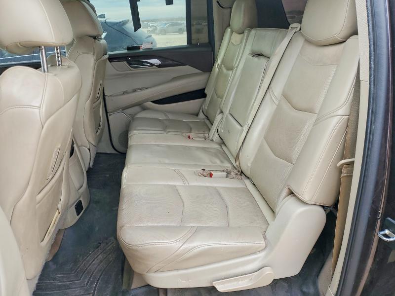 75602185 :رقم المزاد ، 1GYS4RKJ2FR500134 vin ، 2015 Cadillac Escalade مزاد بيع