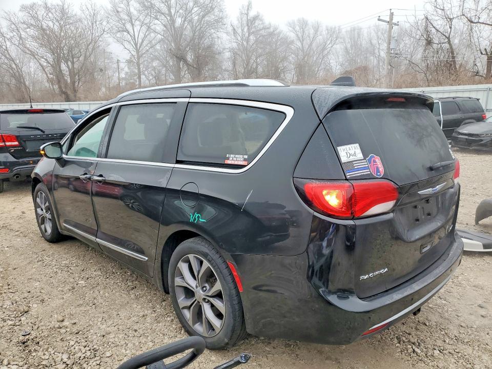 77721065 :رقم المزاد ، 2C4RC1GG2JR321682 vin ، 2018 Chrysler Pacifica مزاد بيع