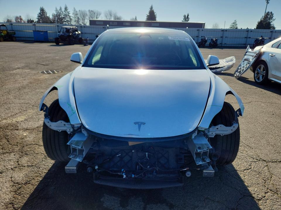 Продажа на аукционе авто 2022 Tesla Model 3, vin: 5YJ3E1EAXNF106809, номер лота: 76026695