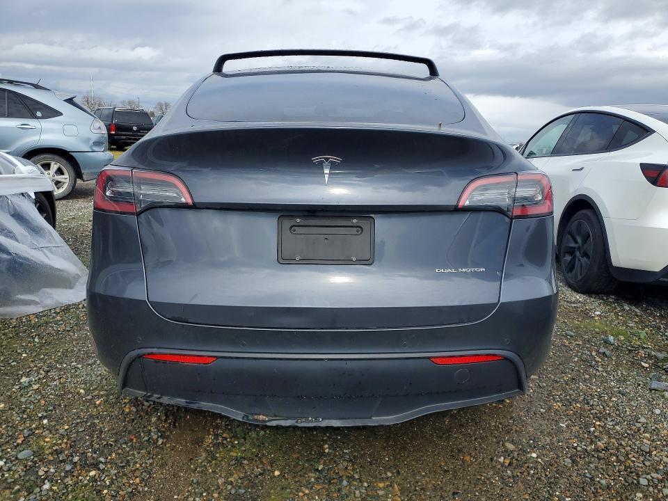 75941515 :رقم المزاد ، 7SAYGDEE5NF353033 vin ، 2022 Tesla Model Y مزاد بيع