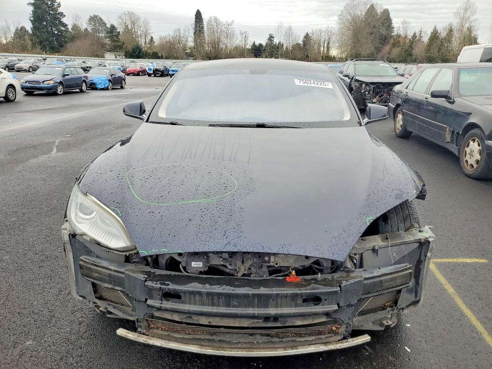 Продажа на аукционе авто 2013 Tesla Model S, vin: 5YJSA1CN8DFP06224, номер лота: 75024225