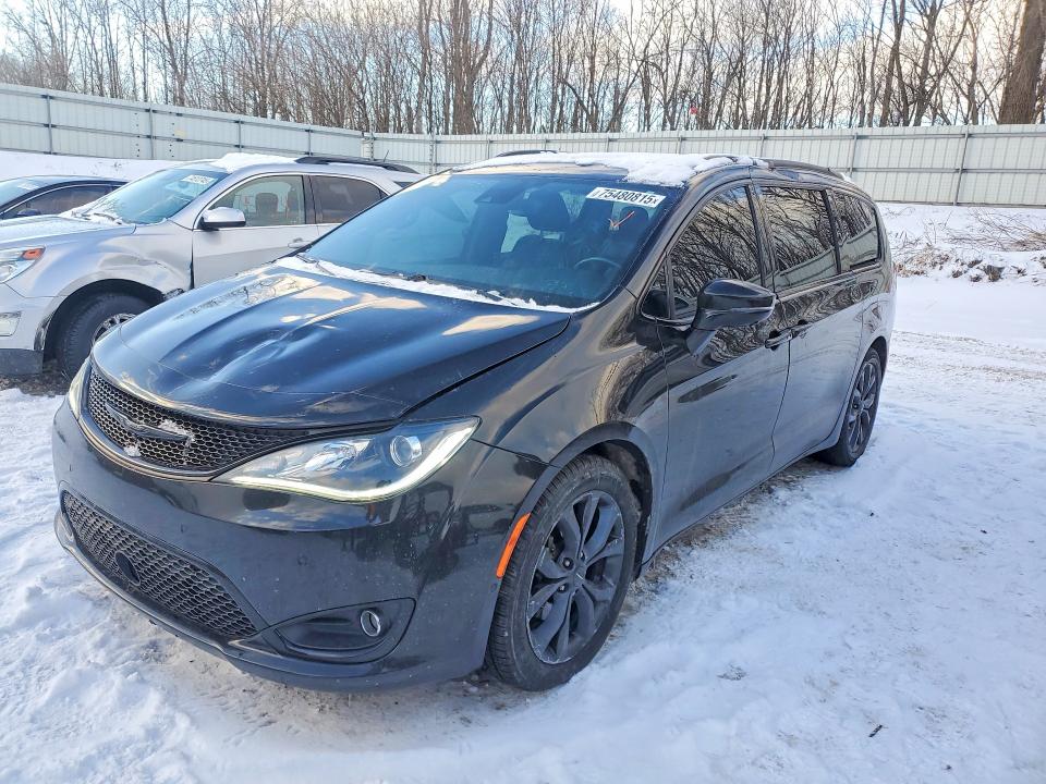 Продажа на аукционе авто 2019 Chrysler Pacifica, vin: 2C4RC1GGXKR657694, номер лота: 75480815