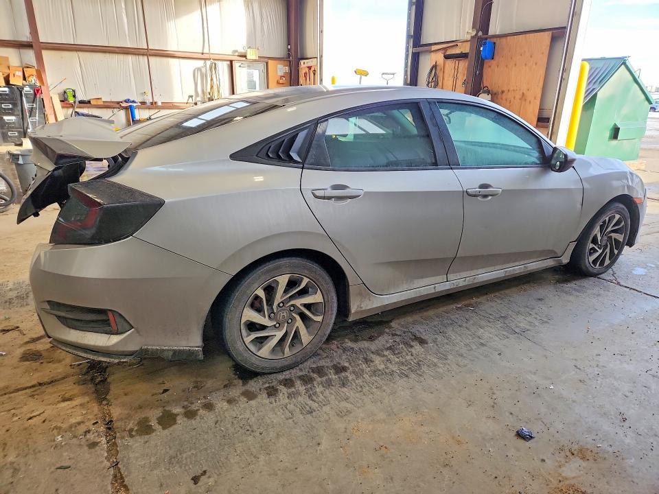 Aukcja sprzedaży 2018 Honda Civic, vin: 2HGFC2F6XJH043123, numer aukcji: 75300415