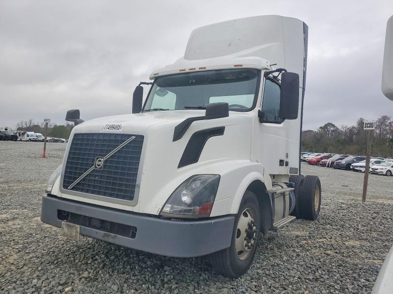 2017 Volvo Vnl მანქანა იყიდება აუქციონზე, vin: 4V4N39TGXHN987977, აუქციონის ნომერი: 77499495