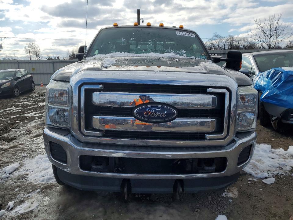 77145375 :رقم المزاد ، 1FT8X3BT9FEC86109 vin ، 2015 Ford F350 Super مزاد بيع