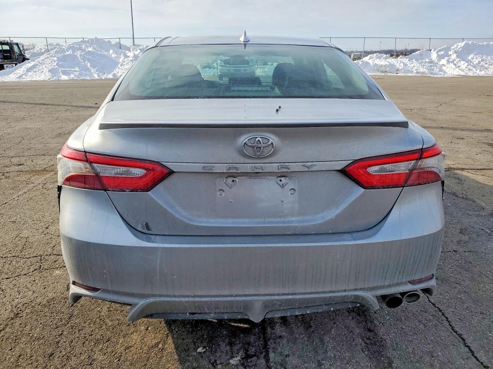 75883915 :رقم المزاد ، 4T1B11HK4KU692384 vin ، 2019 Toyota Camry مزاد بيع