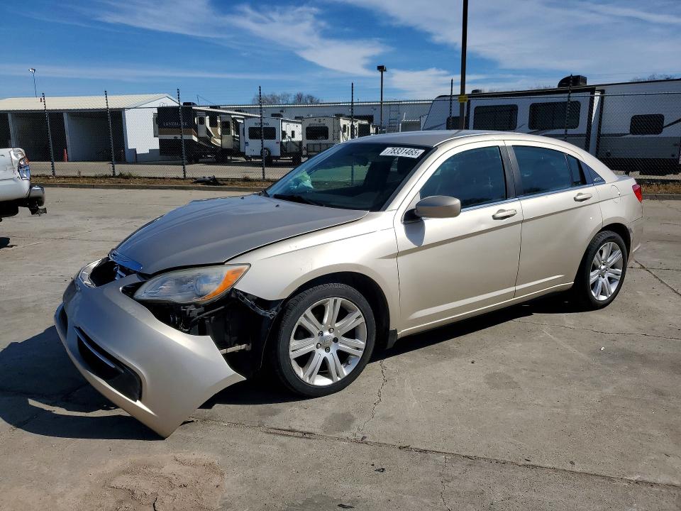 78331465 :رقم المزاد ، 1C3CCBAB7DN698510 vin ، 2013 Chrysler 200 مزاد بيع
