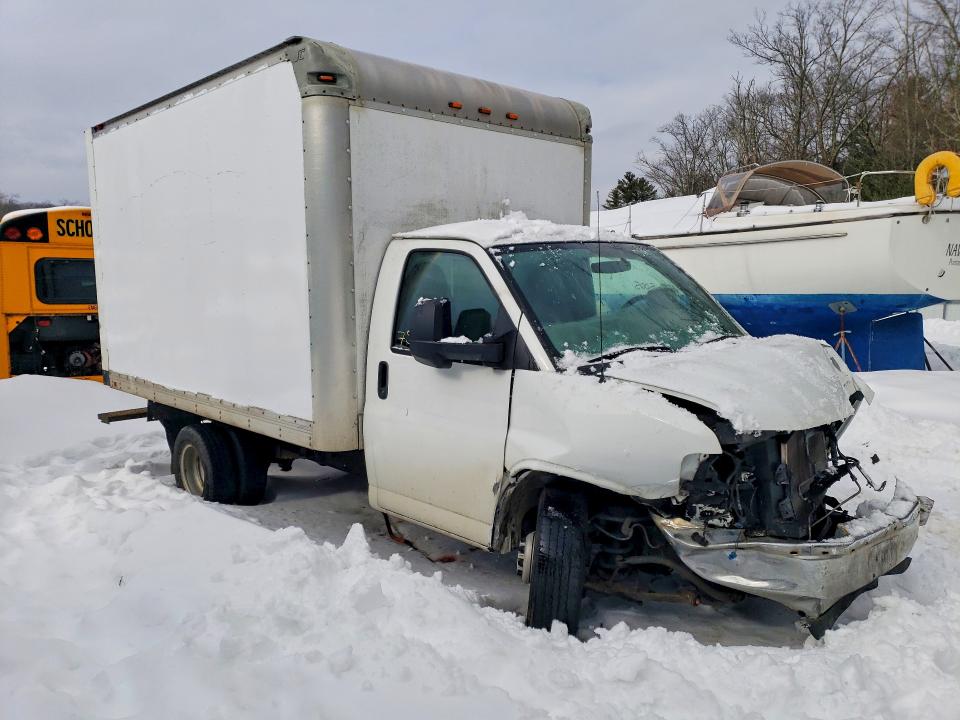 75545005 :رقم المزاد ، 1GB3G2CGXF1265660 vin ، 2015 Chevrolet Express G3500 مزاد بيع