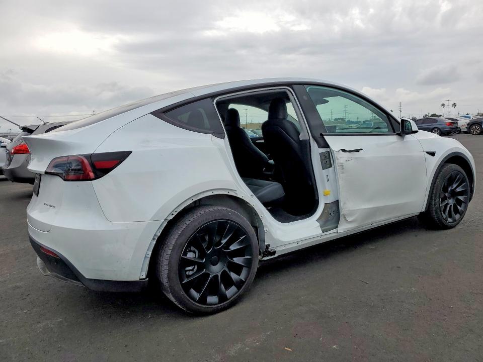 76624525 :رقم المزاد ، 7SAYGDEE9PA158049 vin ، 2023 Tesla Model Y مزاد بيع