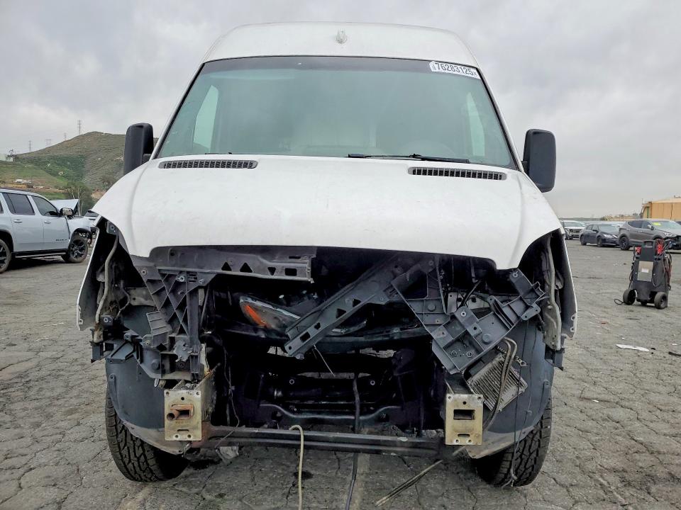 76283125 :رقم المزاد ، WD3PE8CB4B5568263 vin ، 2011 Mercedes-benz Sprinter 2 مزاد بيع