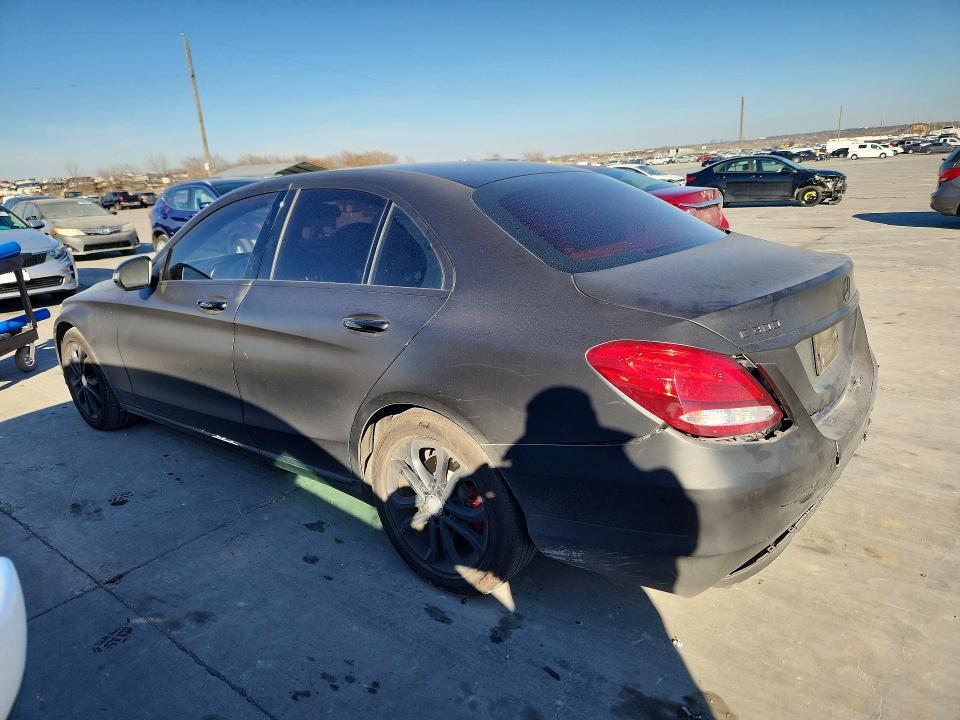 77019435 :رقم المزاد ، 55SWF4JB4GU132110 vin ، 2016 Mercedes-benz C مزاد بيع