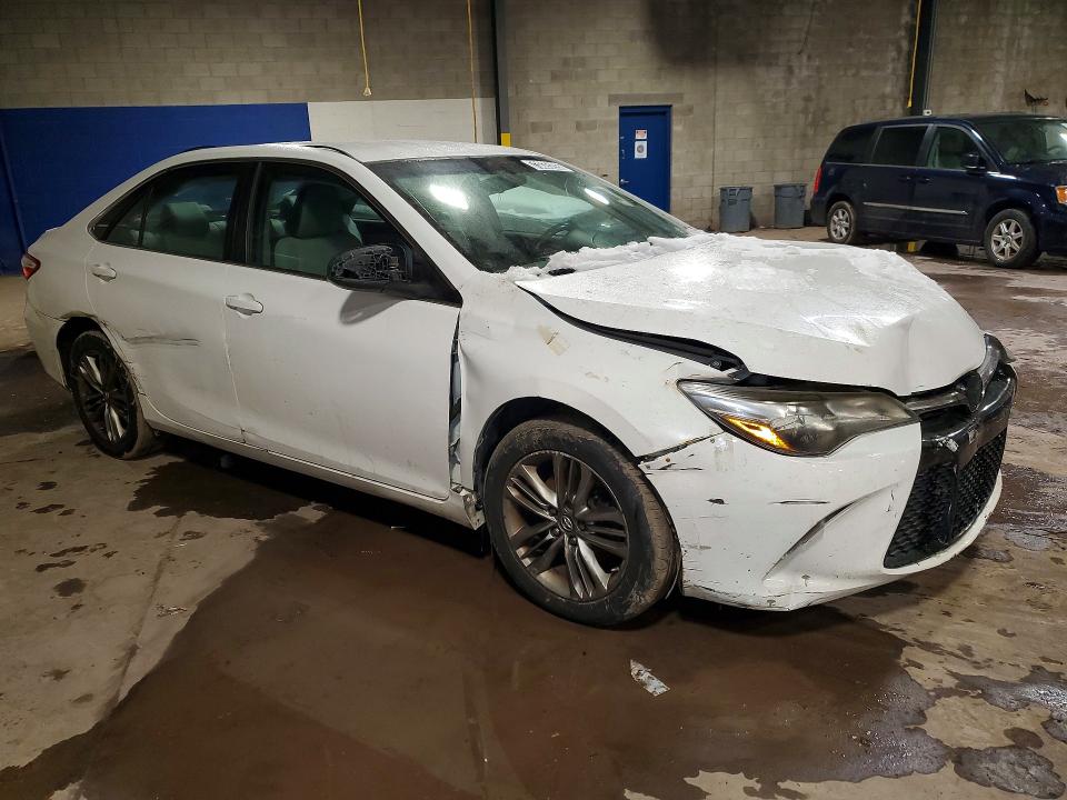 73635285 :رقم المزاد ، 4T1BF1FK4HU784558 vin ، 2017 Toyota Camry مزاد بيع