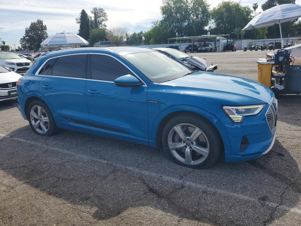 Продаж на аукціоні авто 2019 Audi E-tron, vin: WA1VAAGE4KB012177, номер лоту: 78549835