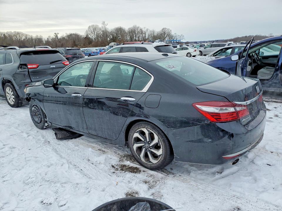 Продажа на аукционе авто 2017 Honda Accord, vin: 1HGCR3F85HA021886, номер лота: 76885975