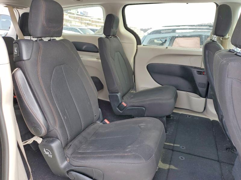 76051825 :رقم المزاد ، 2C4RC1FG7JR157055 vin ، 2018 Chrysler Pacifica مزاد بيع