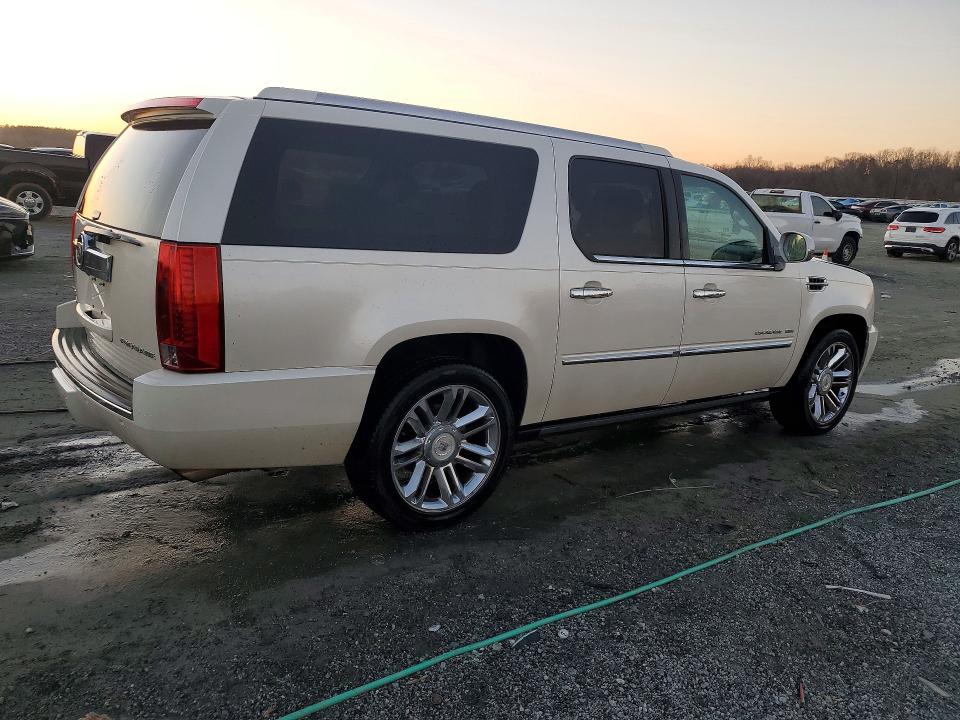 76030095 :رقم المزاد ، 1GYUKKEF4AR195502 vin ، 2010 Cadillac Escalade مزاد بيع