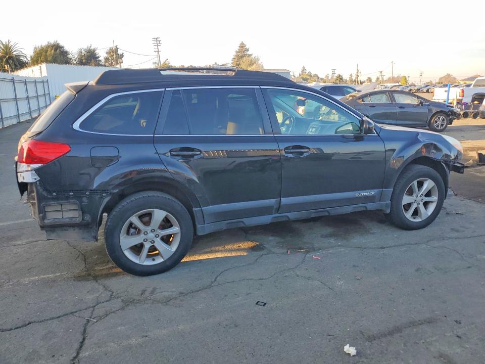 2013 Subaru Outback მანქანა იყიდება აუქციონზე, vin: 4S4BRBCC4D3223030, აუქციონის ნომერი: 75886775