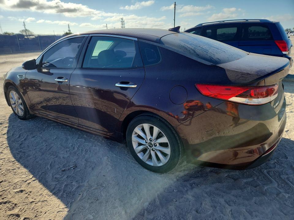 Продаж на аукціоні авто 2017 Kia Optima, vin: 5XXGT4L34HG121739, номер лоту: 77349925