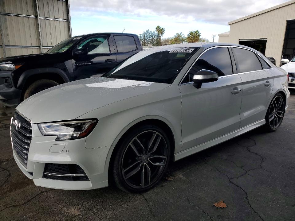 77610925 :رقم المزاد ، WAUB1GFF6H1019987 vin ، 2017 Audi S3 مزاد بيع